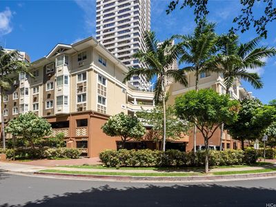 1800 Kaioo Dr APT C304