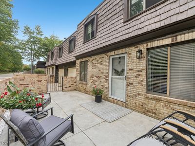 727 Tollis Pkwy
