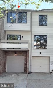 9711 Lake Shore Dr