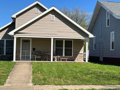 1130 S Grand Ave