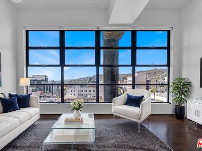 1645 Vine St APT 711