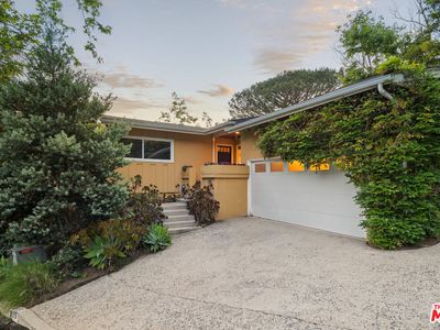 8115 Laurelmont Dr