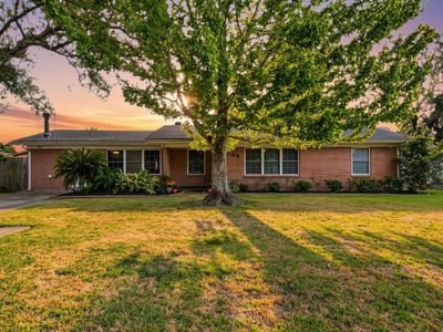 109 Manor Ln