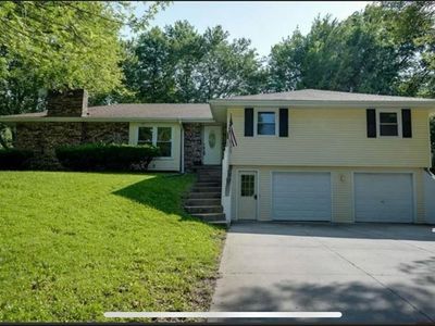 Property at 218 Oak Hill St, Lansing, KS