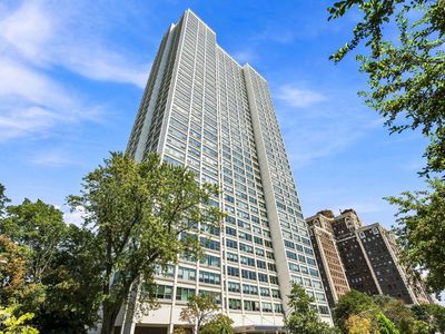 1700 E 56th St APT 2209