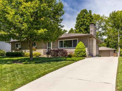 2832 Alder Vista Dr
