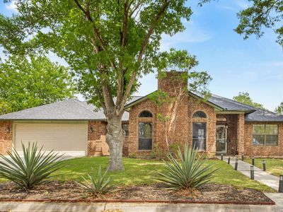 213 HILLTOP DR