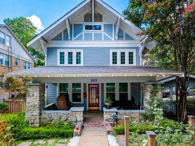 1123 Kavanaugh Blvd