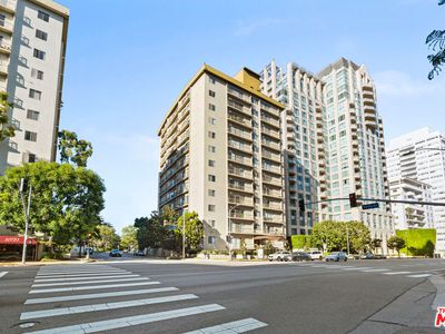 10747 Wilshire Blvd APT 703