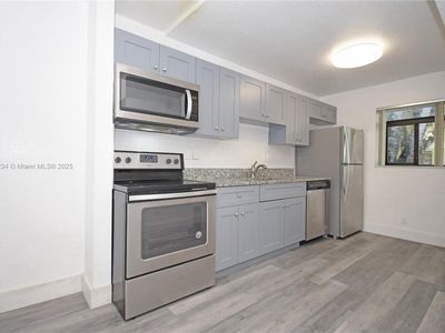 301 Gardens Dr APT 102