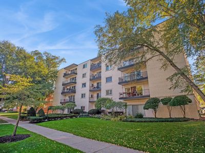 820 Oakton St APT 2A