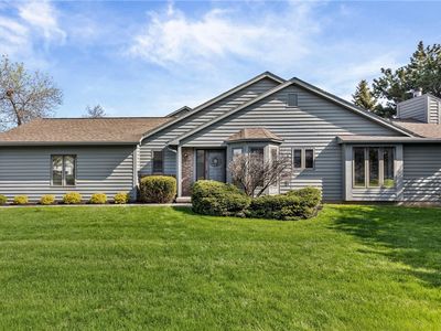 8 Shanbrook Dr