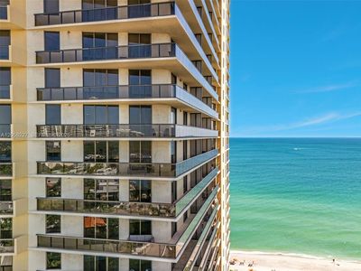 16275 Collins Ave APT 1604