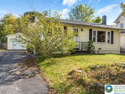 Property at 319 Collins St, Stroudsburg, PA