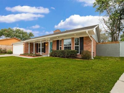 7806 Edgemoor Dr