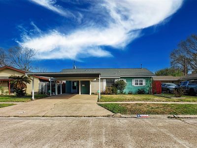 3717 Newton Dr