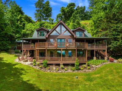 2414 Walnut Cove Way