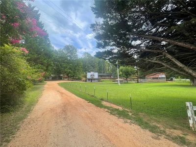 614 Village Dr