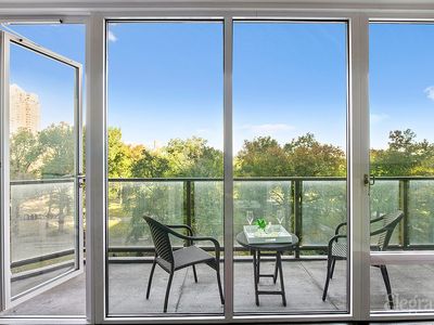 210 Central Park S APT 7D