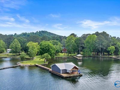 1788 Lakeshore Dr