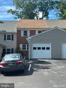 128 Denbigh Ter