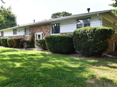 105 W Paradise Ct