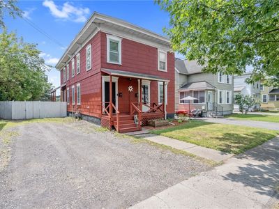 Property at 229 W Ellis St, East Syracuse, NY
