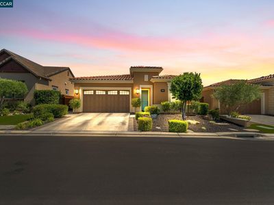 1929 Burgundy Ln