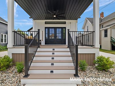 1423 Lakeshore Dr