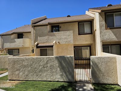1840 E Avenue J2 APT 3