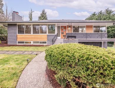 8802 Del Campo Drive