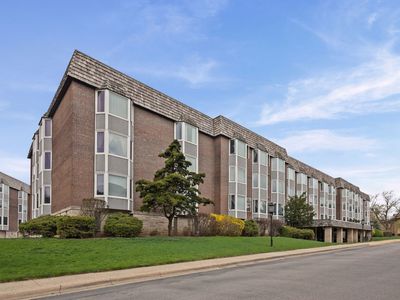 400 Ascot Dr APT 2L