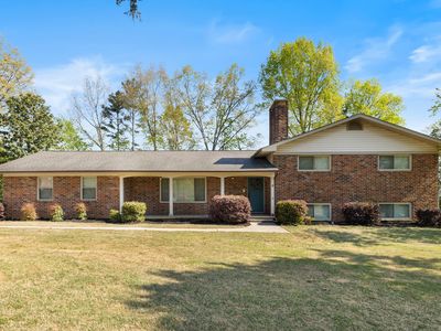 3811 Woodcrest Cir NW