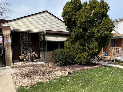 9232 S Eggleston Ave