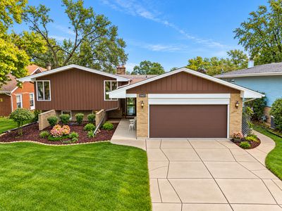 Property at 15423 Michaele Dr, Oak Forest, IL