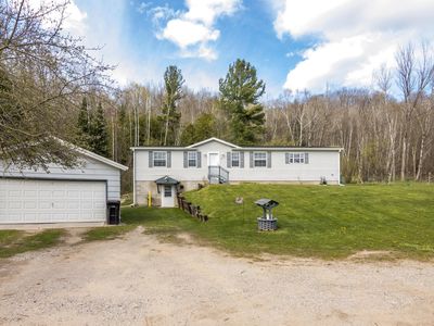 25 E River Rd