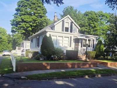 12 Williams St