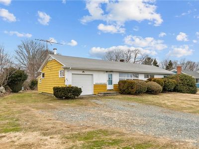 218 Bristol Ferry Rd