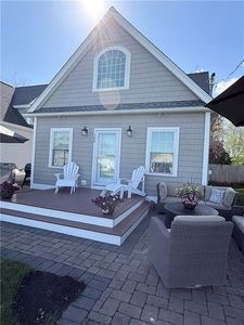 64 Burnside Ave