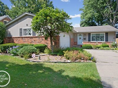 1196 Hawthorne Rd