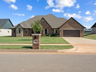 194 Primrose Point Ave NE