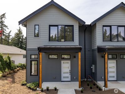 1105 Divine Lane