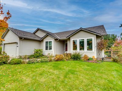 2049 NE Grandhaven St