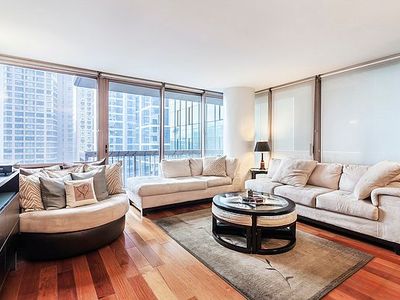 235 E 40th St APT 11B