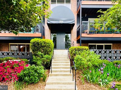 Property at 204 Park Terrace Ct SE APT 25, Vienna, VA