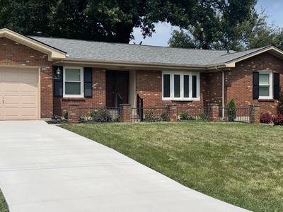 Property at 12009 Brookmoor Dr, Middletown, KY