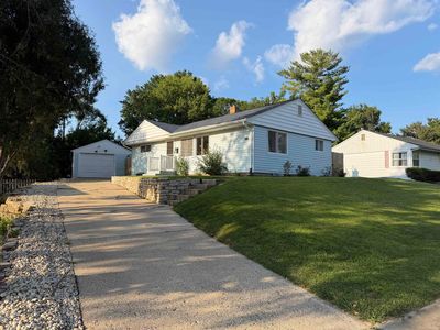 108 Skylark Dr