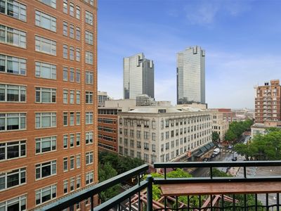 500 Throckmorton St APT 703