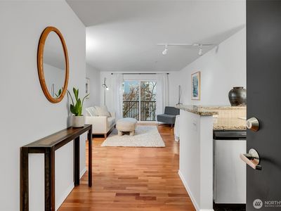 323 Queen Anne Avenue N #408