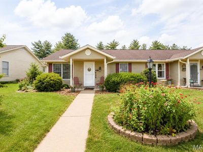 Property at 1327 Normandy Dr, Godfrey, IL